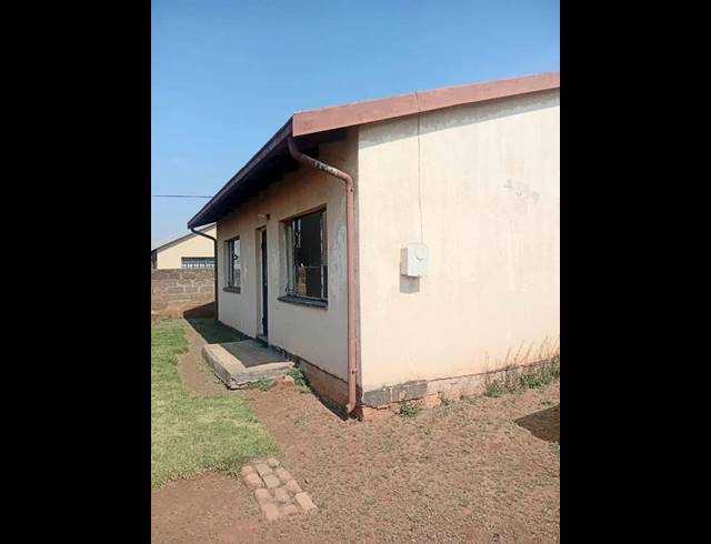 2 BEDROOM HOUSE FOR SALE IN NALEDI